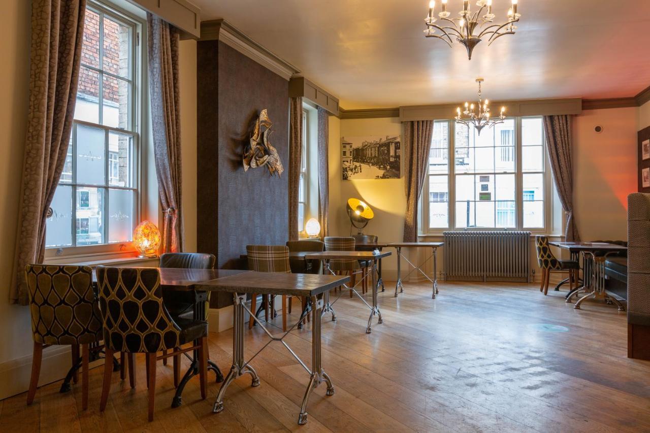 Hotel Advocate Arms Market Rasen Esterno foto