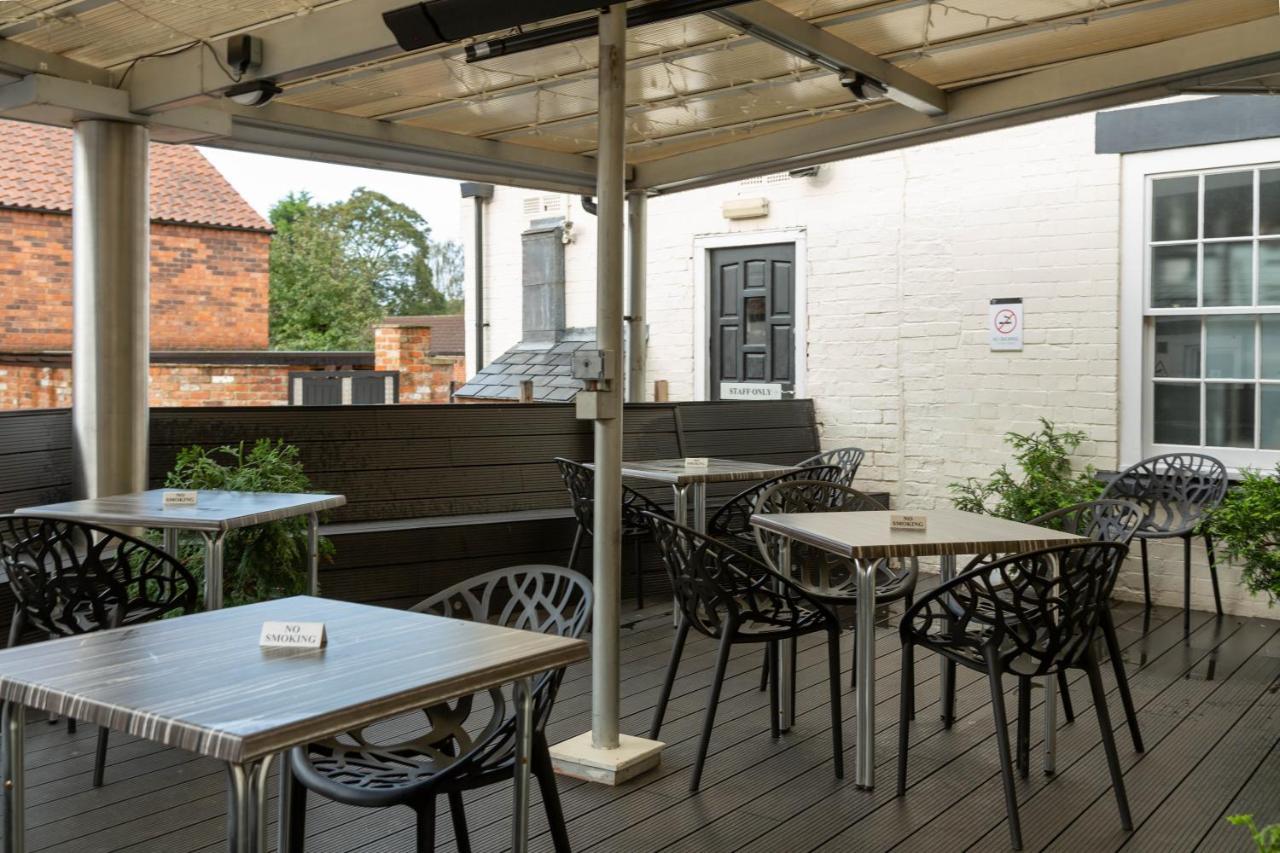 Hotel Advocate Arms Market Rasen Esterno foto